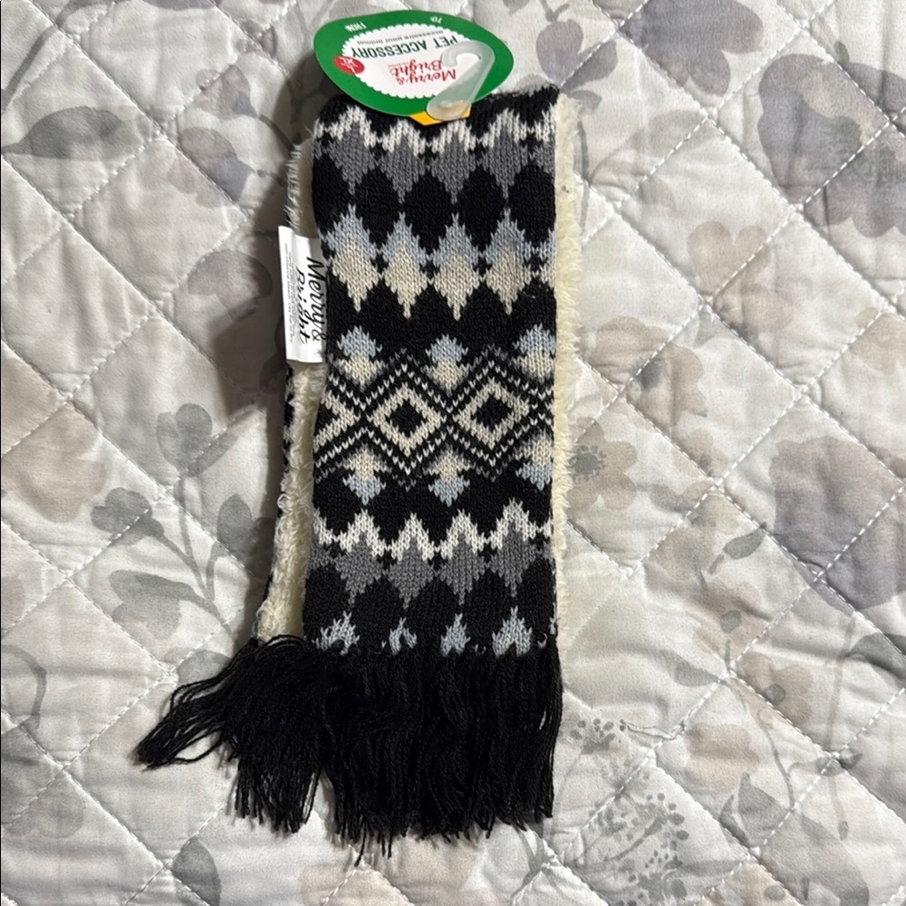 NWT dog Black and Gray Argyle Scarf